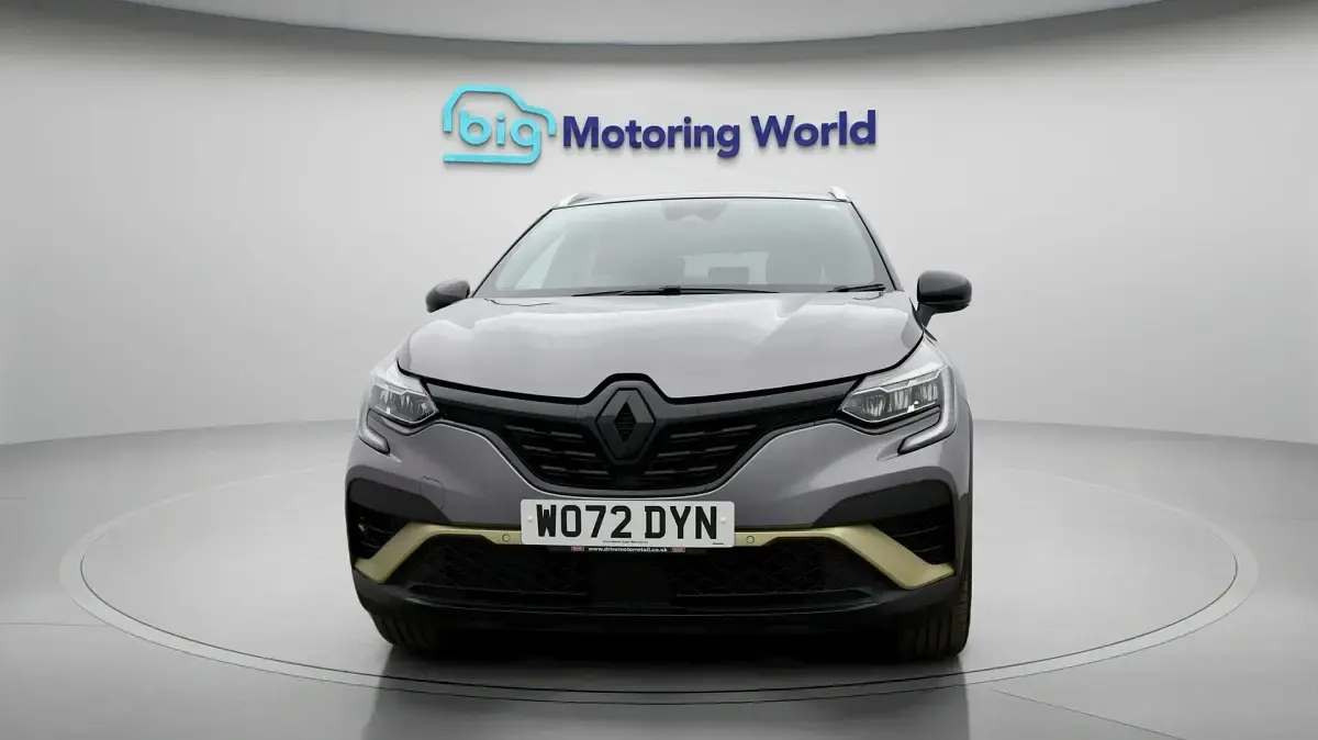 Used Renault Captur Engineered 145 HP (106 kW) 2023 Grey/black SUV