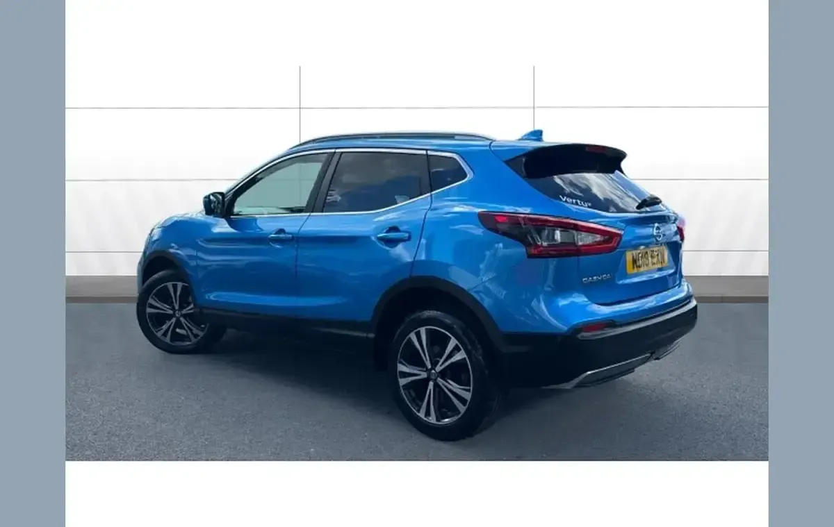 Used Nissan Qashqai N-Connecta 110 HP (80 kW) 2018 Blue SUV