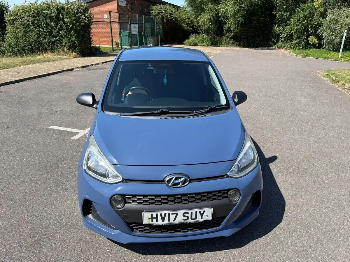 Used Hyundai i10 67 HP (49 kW) 2017 Blue Hatchback