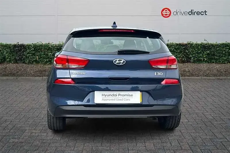 Used Hyundai i30 SE 140 HP (102 kW) 2017 Blue Hatchback