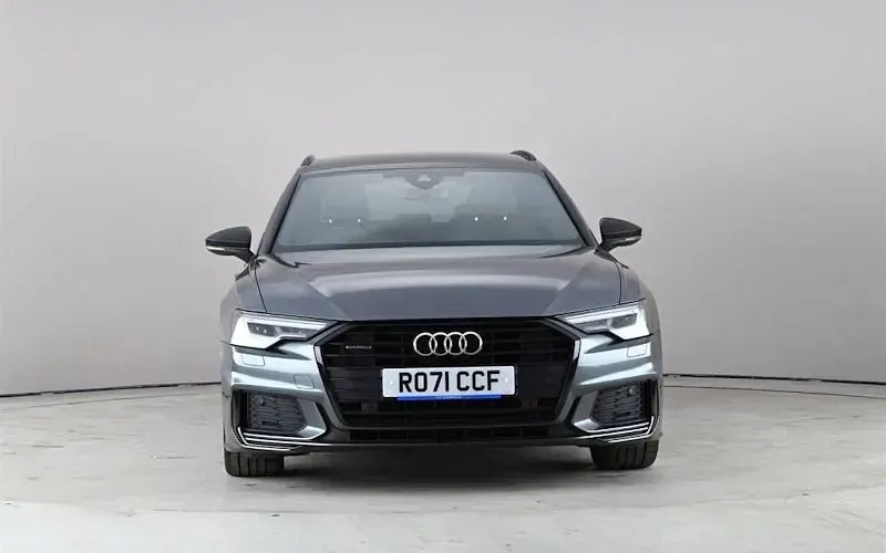 Begagnad Audi A6 Black Edition 204 HK (150 kW) 2021 Grå Kombi