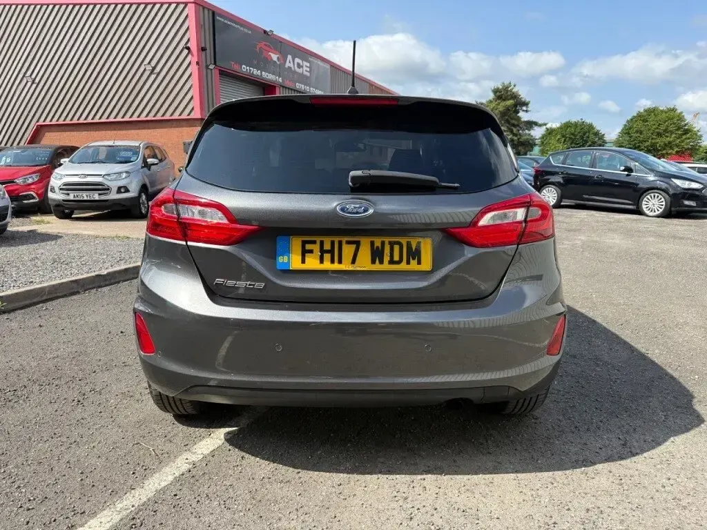 Used Ford Fiesta Titanium 125 HP (91 kW) 2017 Grey Hatchback