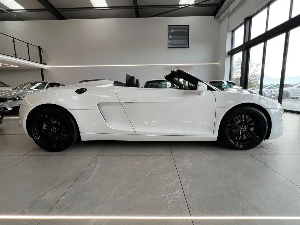 Used Audi R8 Spyder Design 430 HP (316 kW) 2012 White Cabriolet