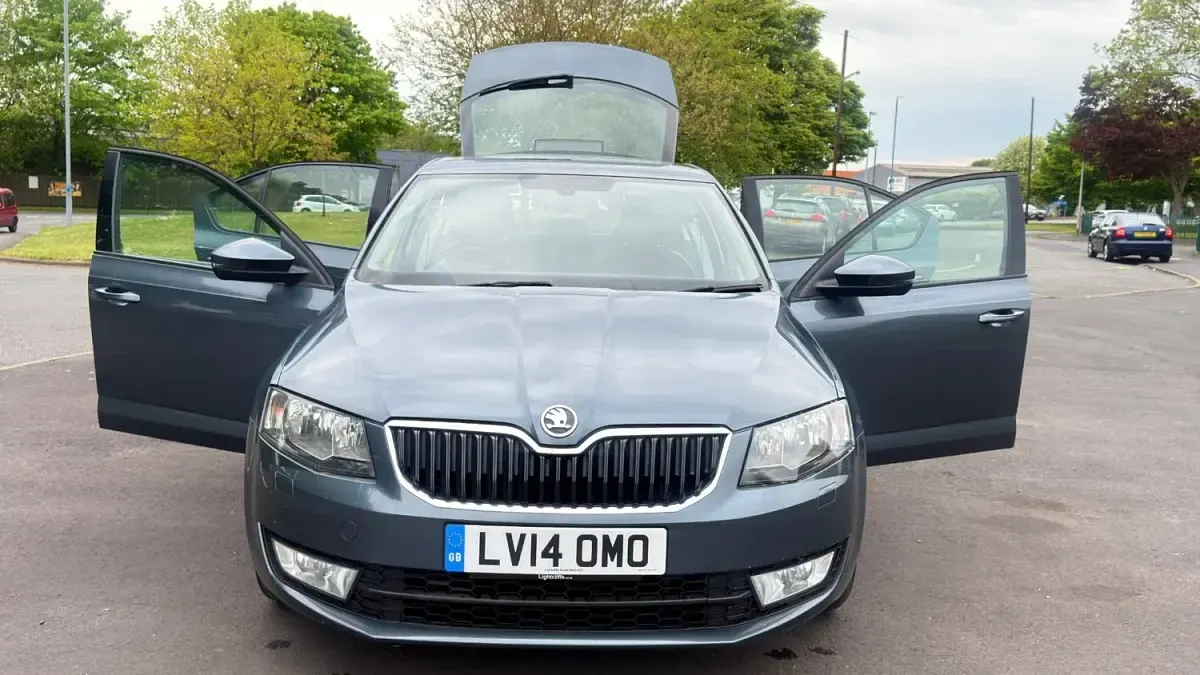 Used Skoda Octavia Elegance 110 HP (80 kW) 2014 Grey Estate