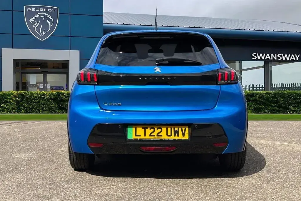 Used Peugeot e-208 Allure Premium 100 kW (136 HP) 2022 Blue Hatchback