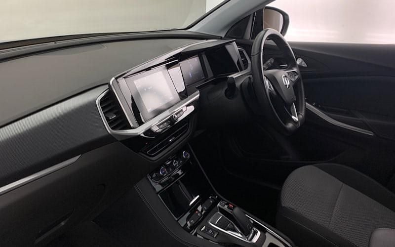 Used Vauxhall Grandland X Design Edition 131 HP (96 kW) 2024 SUV