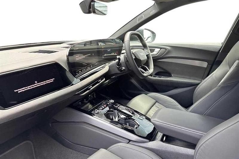 Used Audi A5 Comfort 204 HP (150 kW) 2025 Glacier white Estate