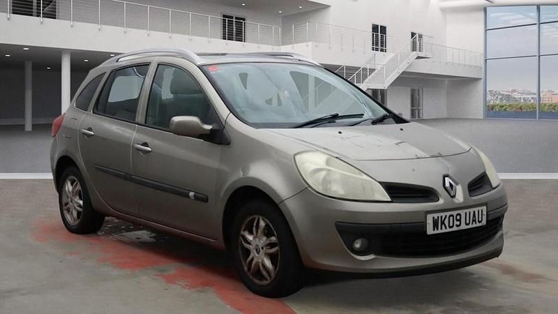 Beige Used 2009 Renault Clio GrandTour Expression Estate | £990 - Image 1/4