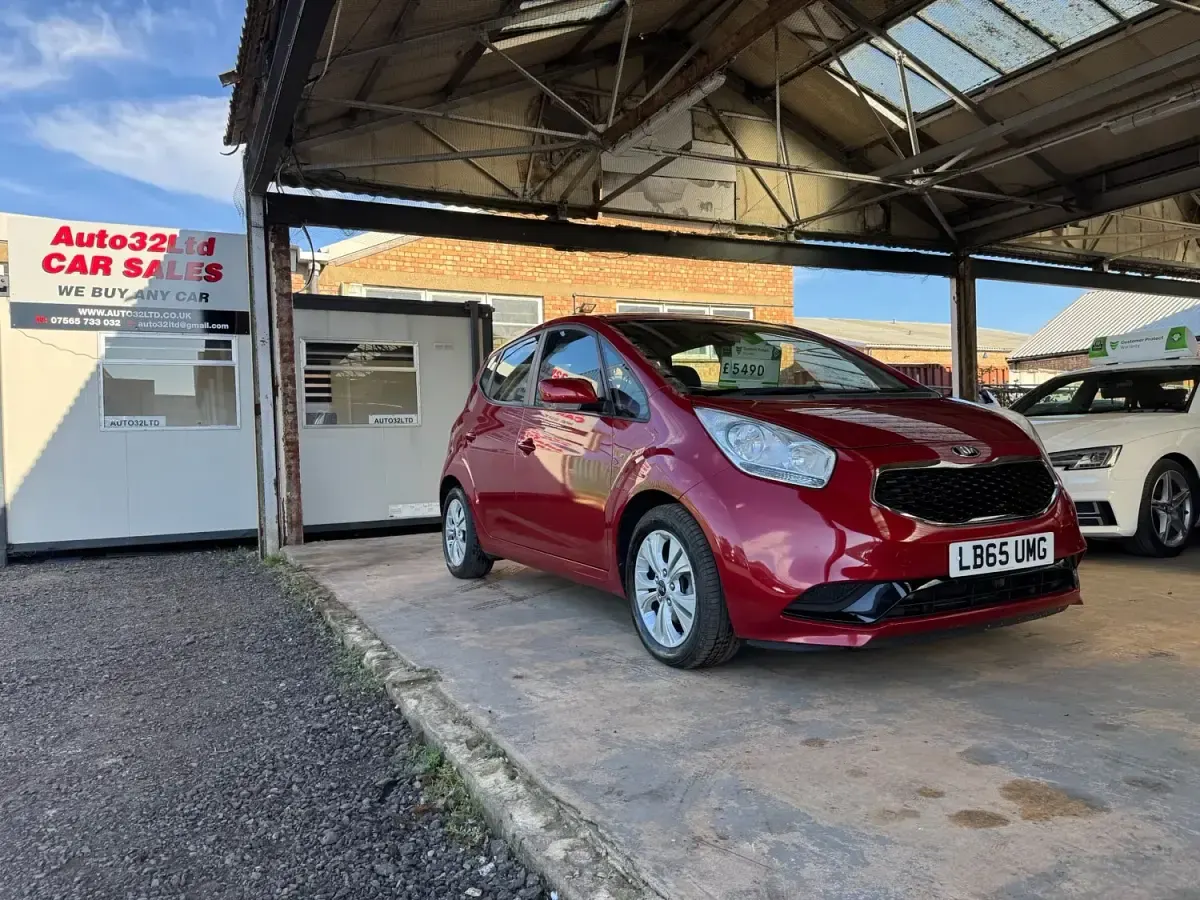 Używany Kia Venga 89 KM (65 kW) 2016 Czerwony Hatchback