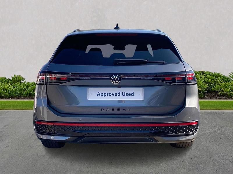 Used VW Passat R-line 150 HP (110 kW) 2026 Grey Estate