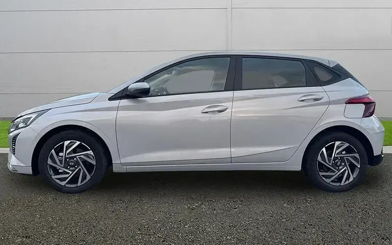 Used Hyundai i20 Advanced 101 HP (74 kW) 2024 Grey Hatchback