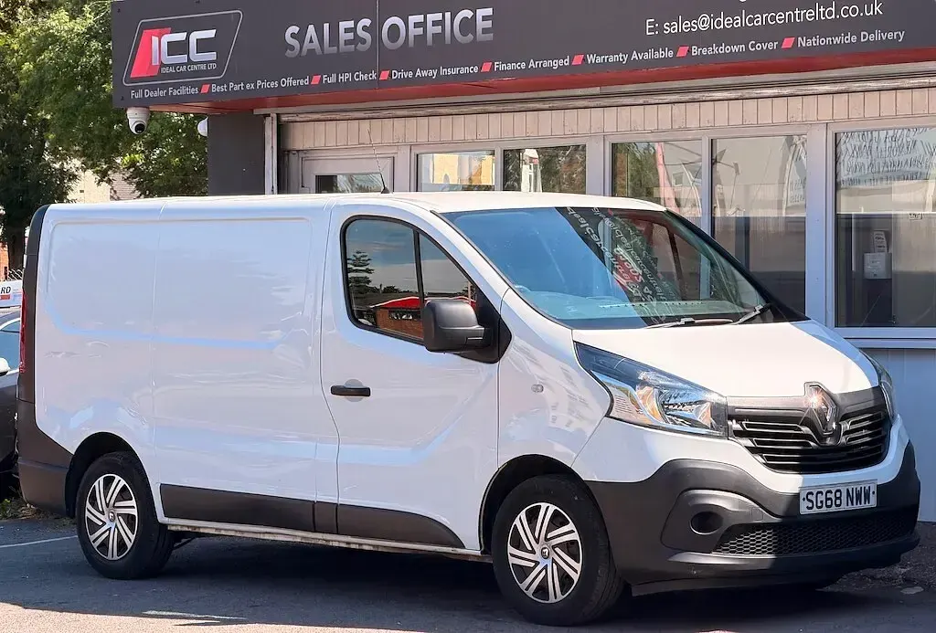 Used Renault Trafic Business 2018 White MPV