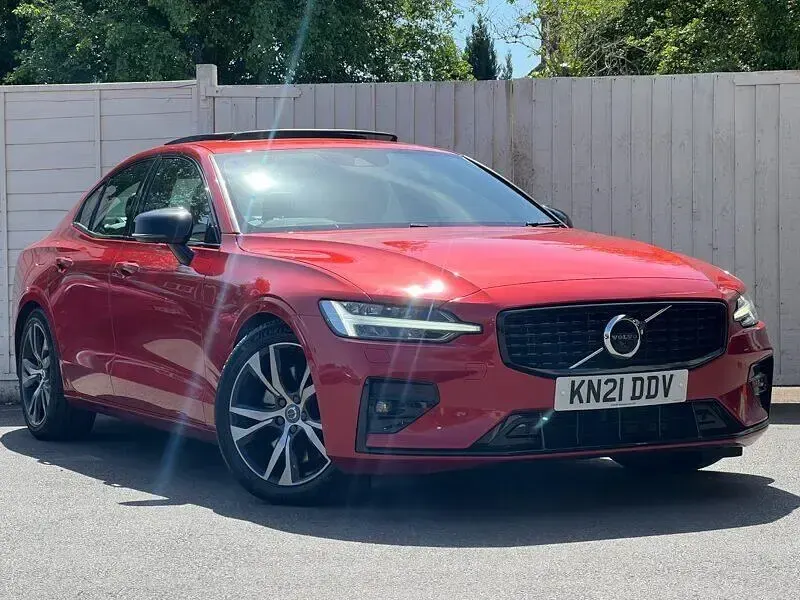 Used Volvo S60 R-Design 250 HP (183 kW) 2021 Red Sedan
