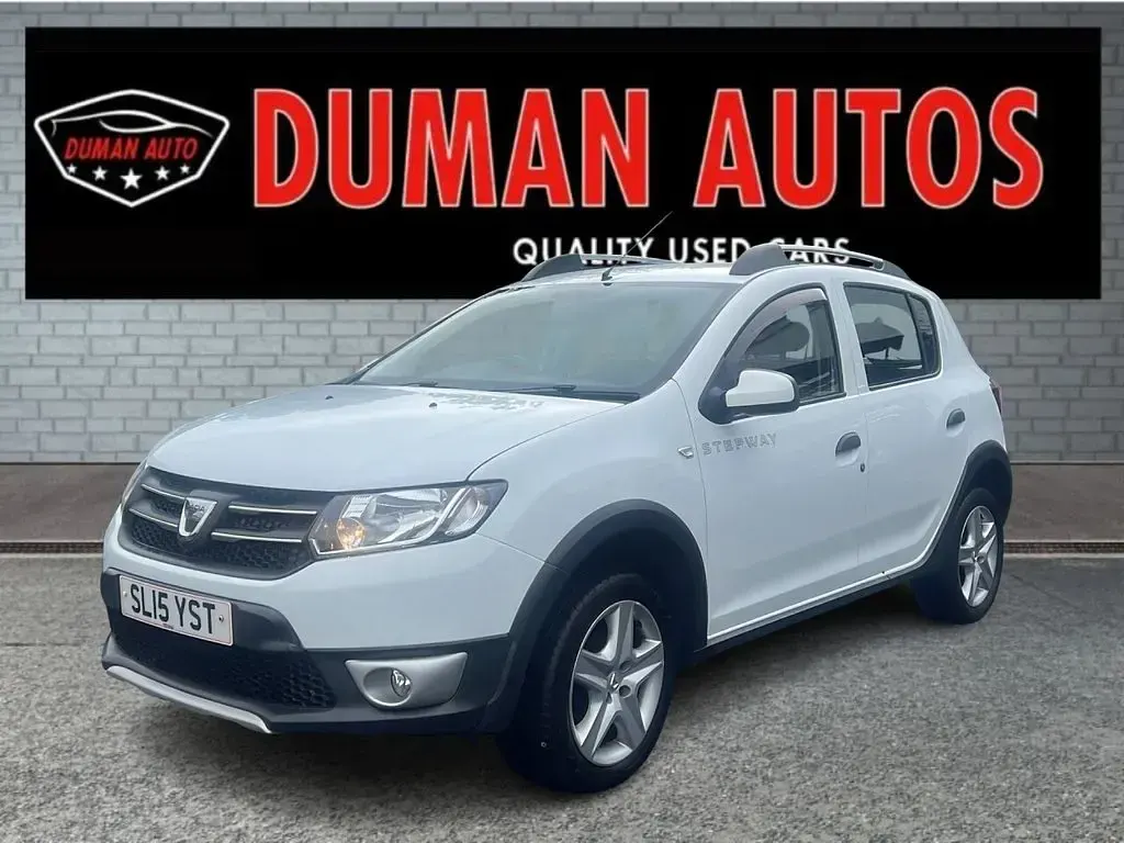 Used Dacia Sandero Lauréate 90 HP (66 kW) 2015 White Hatchback