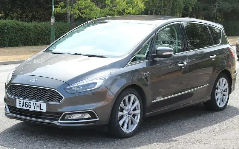 Used Ford S-MAX Vignale 179 HP (131 kW) 2018 MPV