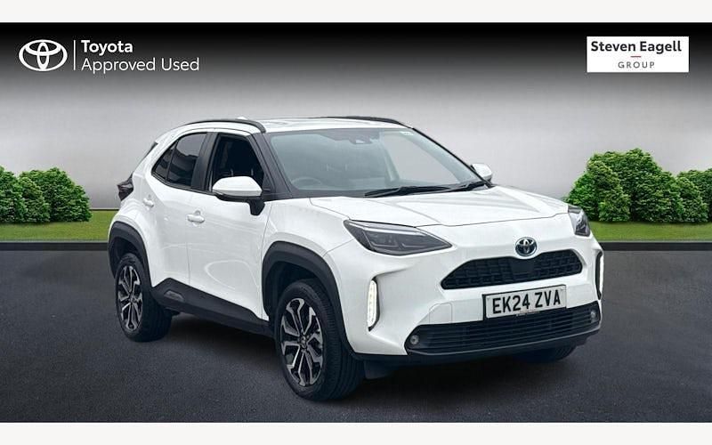 Used 2025 Toyota Yaris Hybrid Design Estate | £23,151 (Fair price) - Image 1/3