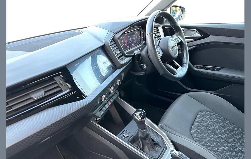 Used Audi A1 Sport 113 HP (83 kW) 2019 White SUV