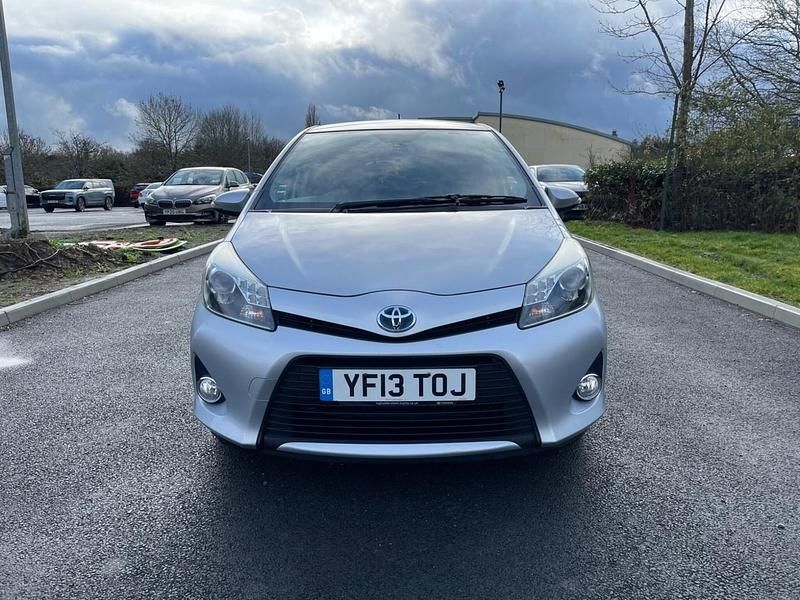 Used Toyota Yaris Hybrid T4 2013 Silver Hatchback