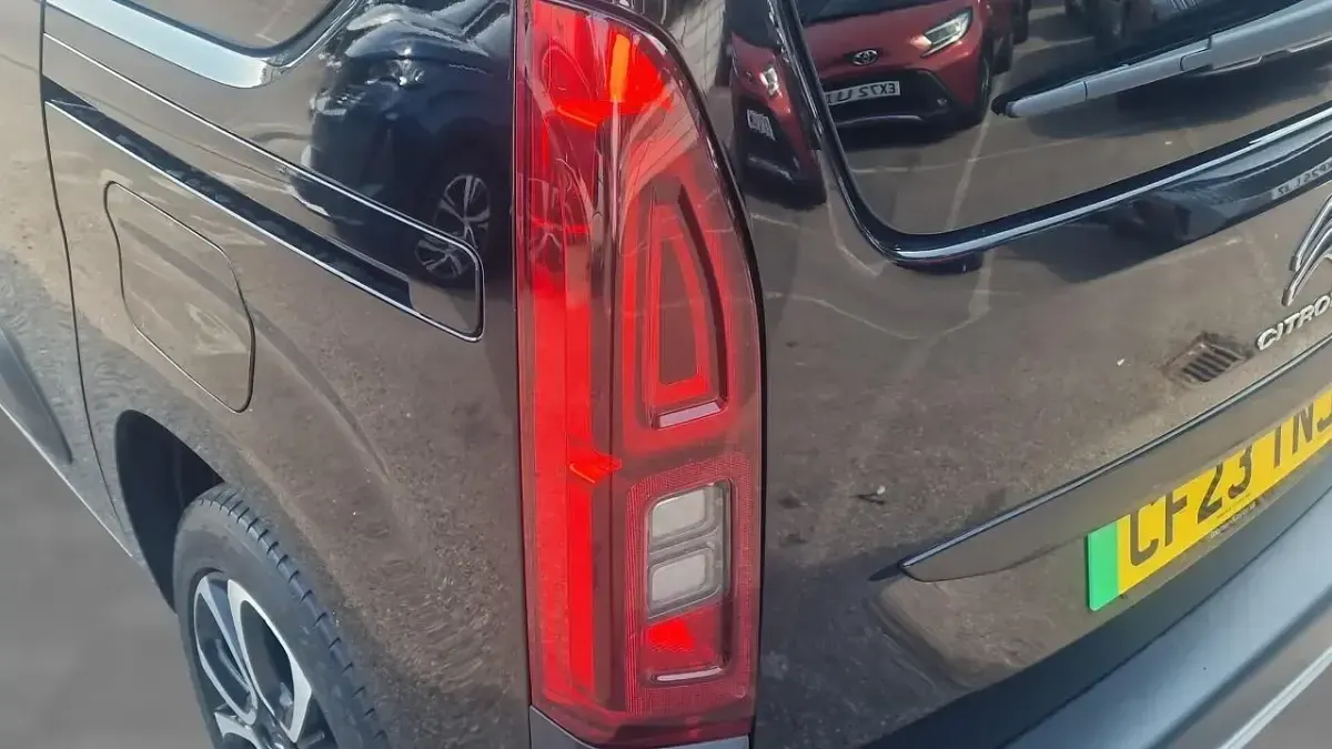 Used Citroën Berlingo XTR 98 kW (134 HP) 2023 Black MPV
