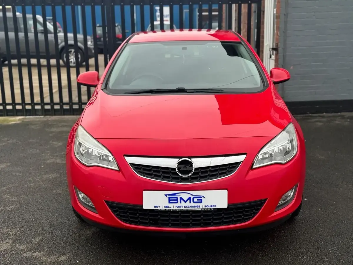 Used Vauxhall Astra Excite 2012 Red Hatchback