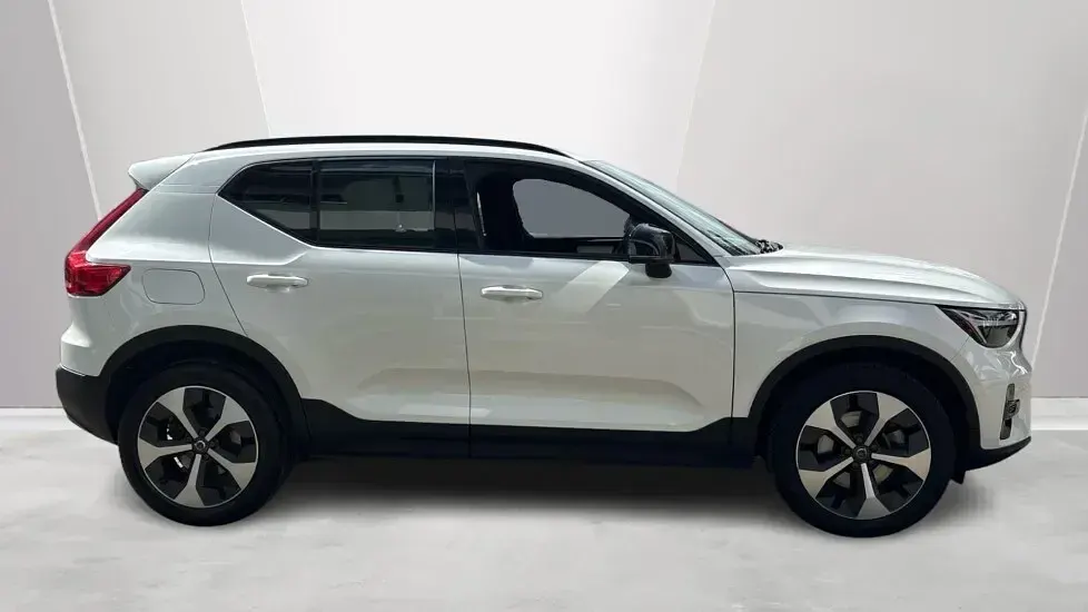 Used Volvo XC40 Plus 194 HP (142 kW) 2025 White SUV