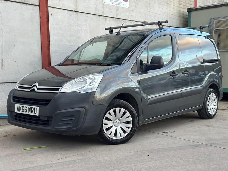 Usado Citroën Berlingo 75 HP (55 kW) 2016 Cinzento Monovolume