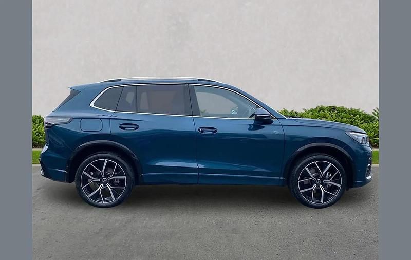 Used VW Tiguan R-line 272 HP (200 kW) 2025 Blue SUV
