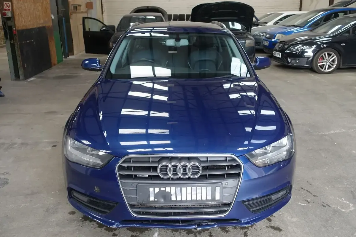 Used Audi A4 177 HP (130 kW) 2014 Blue Estate