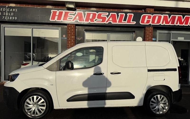 Used Peugeot Partner 102 HP (75 kW) 2021 White MPV