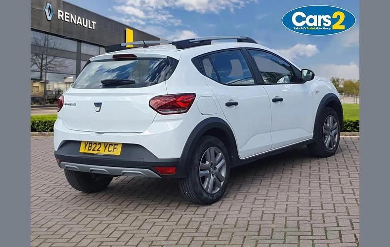 Used Dacia Sandero Essentiel 90 HP (66 kW) 2022 White SUV