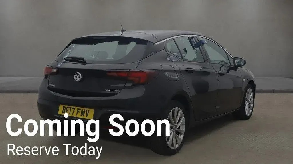 Used Vauxhall Astra Design Edition 105 HP (77 kW) 2017 Black Hatchback