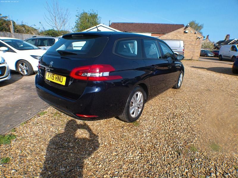 Używany Peugeot 308 Active 2015 Niebieski Kombi