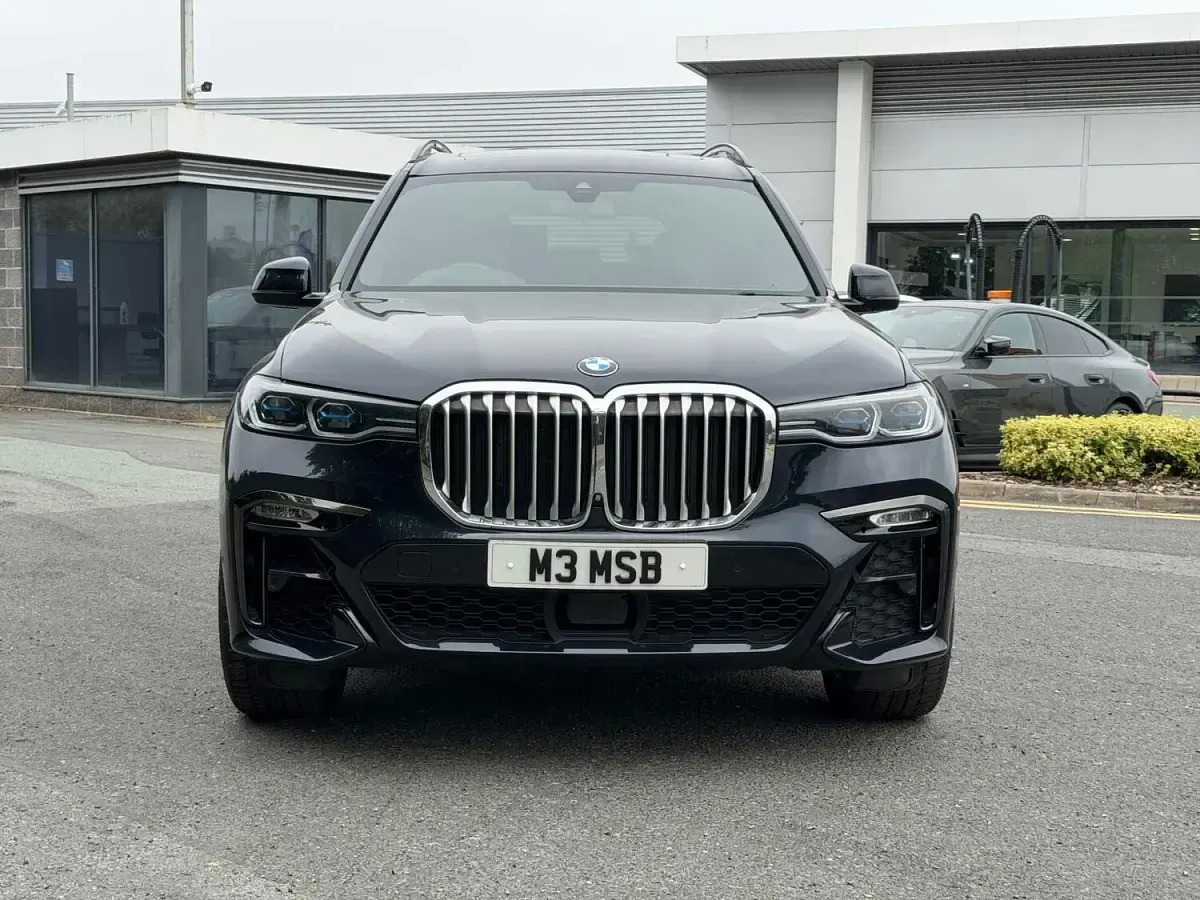 Used BMW X7 M Sport 335 HP (246 kW) 2021 Black SUV