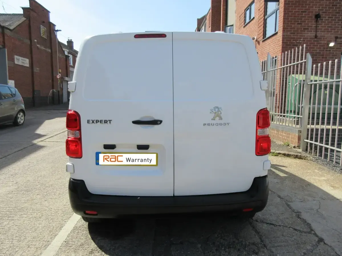 Begagnad Peugeot Expert 120 HK (88 kW) 2018 Vit Van