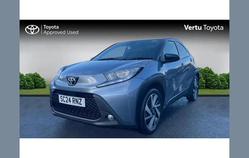 Used Toyota Aygo X 72 HP (52 kW) 2024 Grey SUV