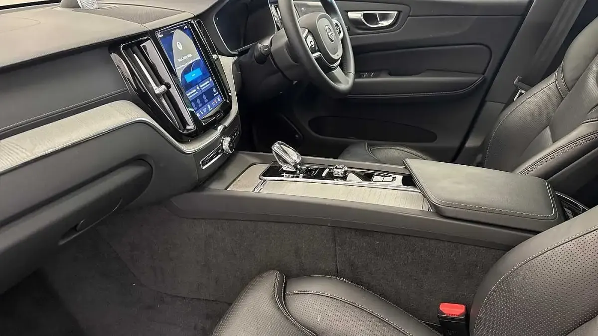 Usado Volvo XC60 Ultra 2025 Azul SUV