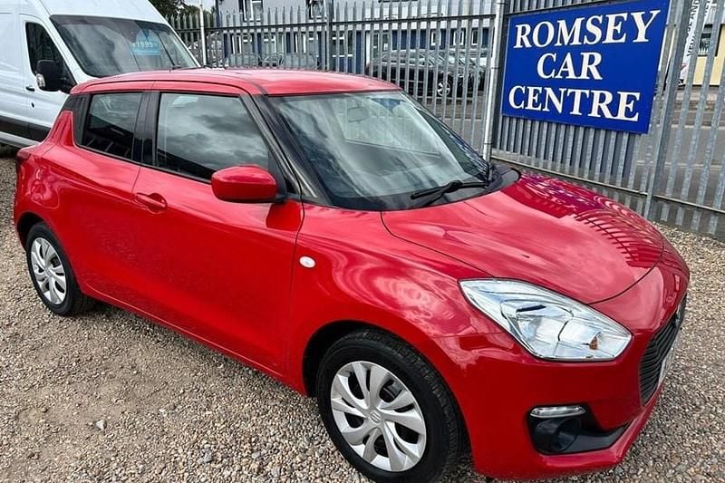 Used Suzuki Swift SZ3 90 HP (66 kW) 2018 Red Hatchback