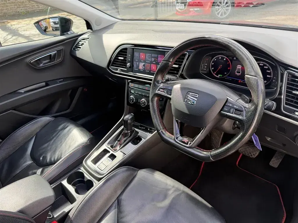Begagnad Seat Leon ST FR Sport 150 HK (110 kW) 2019 Svart Kombi