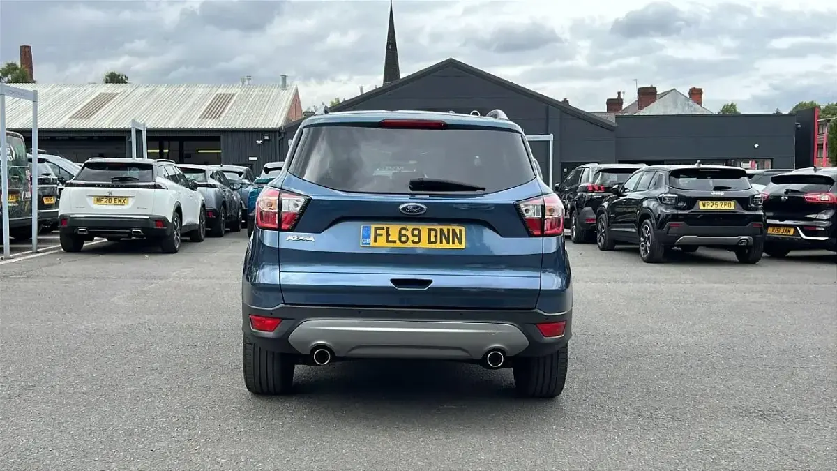 Used Ford Kuga Titanium 148 HP (108 kW) 2019 Blue SUV