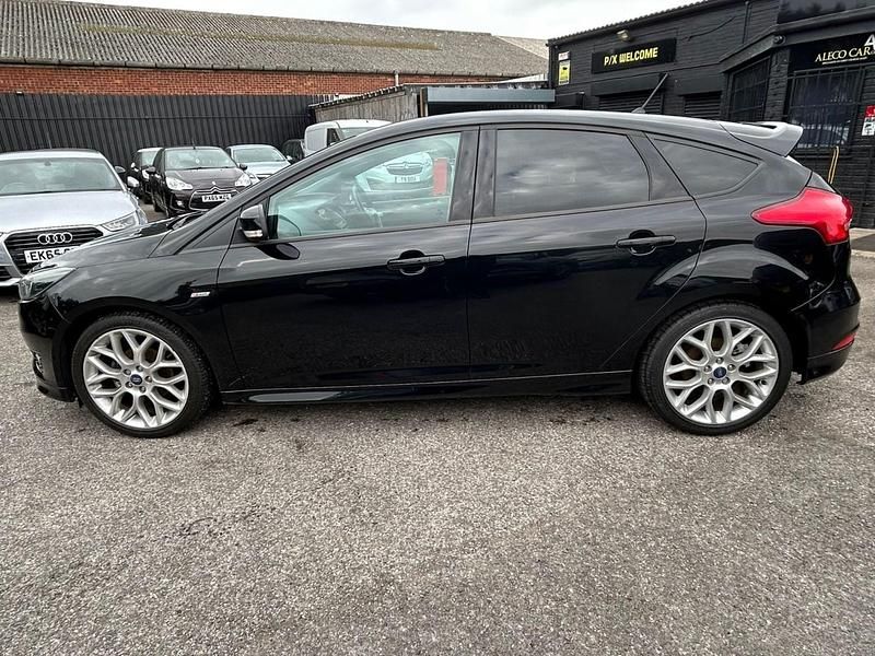 Second-hand Ford Focus ST-Line X 140 CP (102 kW) 2018 Negru Hatchback