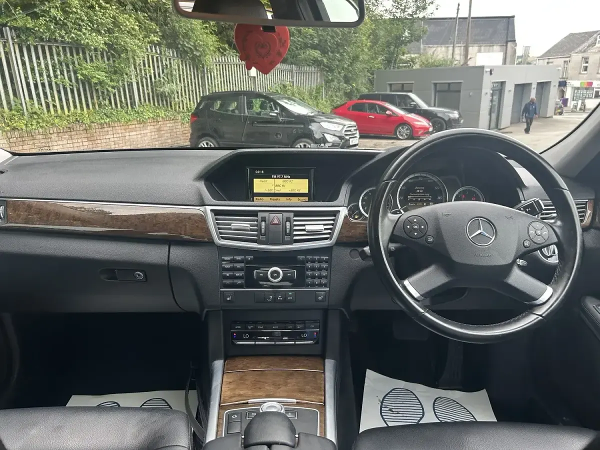 Used Mercedes E250 SE 2011 Blue Sedan