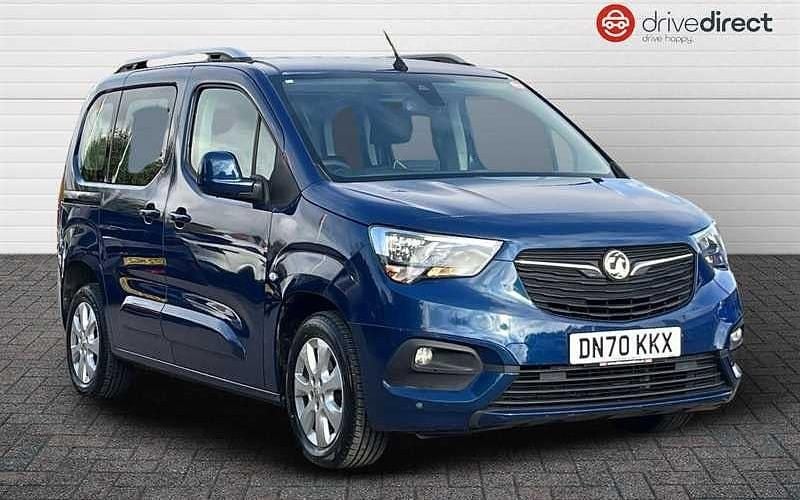 Two coat metallic night blue Used 2020 Vauxhall Combo S MPV | £11,000 (Fair price) - Image 1/4