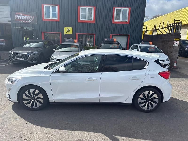 Used Ford Focus Zetec 2019 White Hatchback