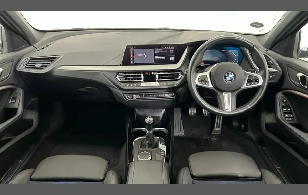 Used BMW 118 M Sport 134 HP (98 kW) 2023 White Hatchback