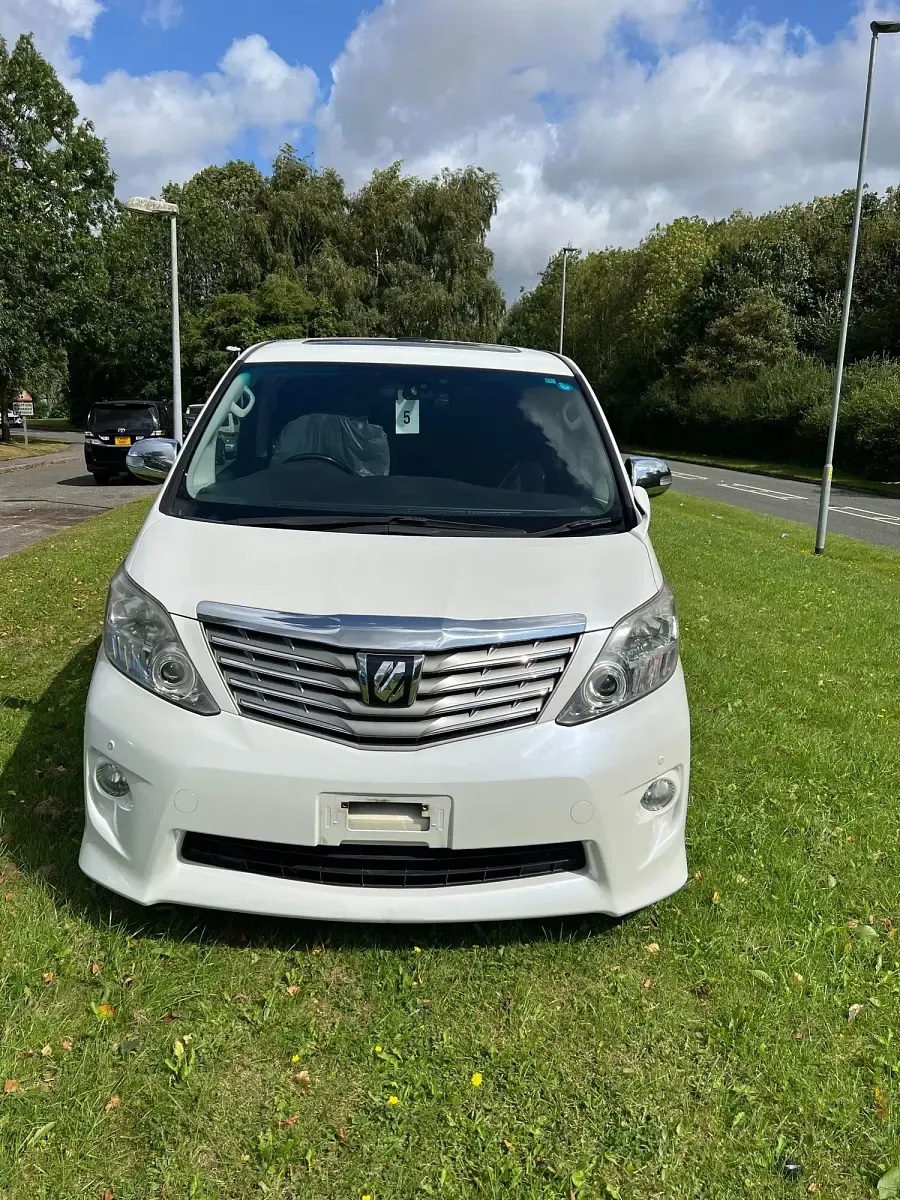 Used Toyota Alphard 170 HP (125 kW) 2010 White MPV