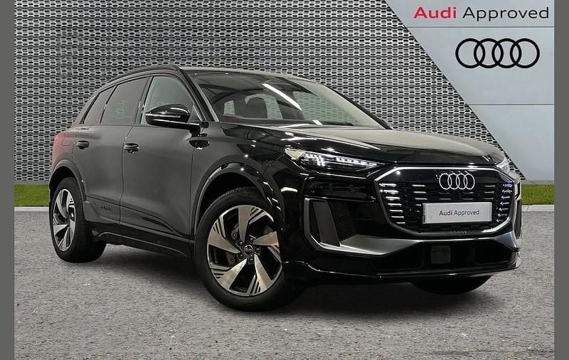 Black Used 2025 Audi Q6 e-tron S-Line SUV | £49,999 (Good price) - Image 1/4