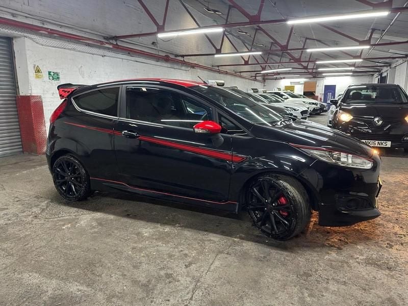 Used Ford Fiesta Zetec 140 HP (102 kW) 2015 Black Hatchback