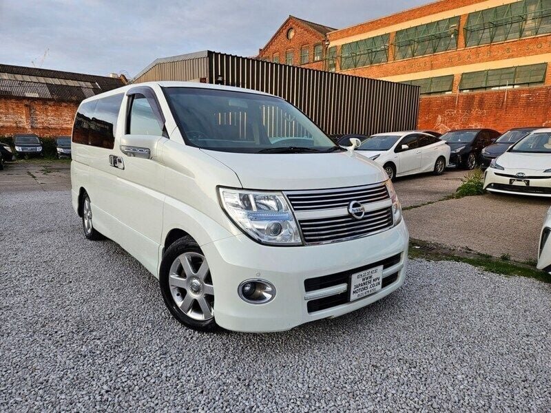 White Used 2008 Nissan Elgrand 360º MPV | £10,495 (Good price) - Image 1/4