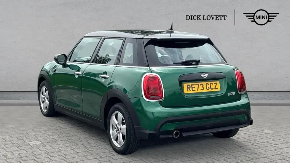 Used Mini Cooper Classic 134 HP (98 kW) 2023 Green Hatchback