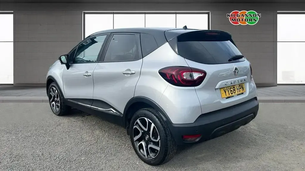 Used Renault Captur Iconic 90 HP (66 kW) 2018 Silver SUV